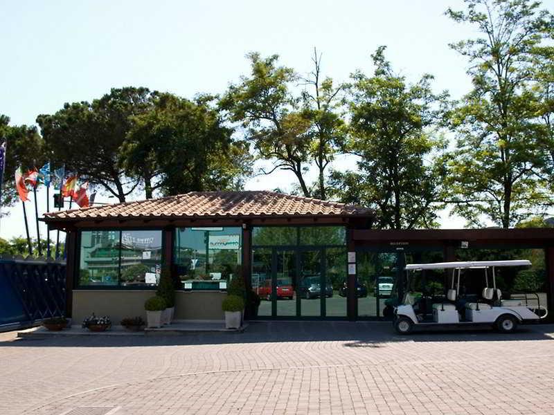 弗拉米尼奥村平房公园4*